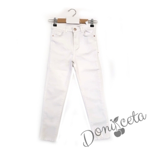 Комплект от летен панталон в бяло с туника с летни мотиви