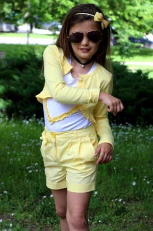 Детски комплект за момиче от 3 части-къси панталони  в жълто, потниче и болеро