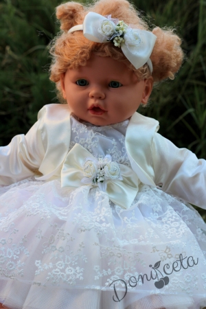 Официална бебешка/детска рокля в дантела в бяло с панделка екрю за шаферка или кръщене
