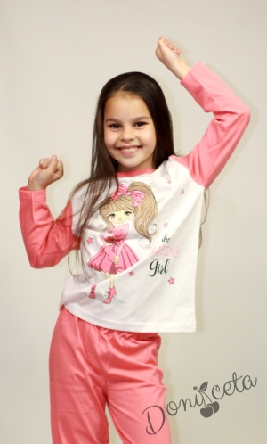 Детска пижама  с дълъг ръкав с момиченце  в прасковено