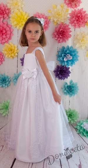 Официална детска дълга рокля Константина в бяло с дантела голяма панделка 
