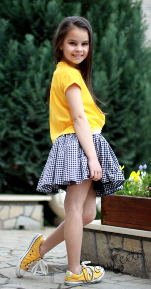 Детски комплект от 2 части - тениска/блузка с къс ръкав в жълто и карирана пола 
