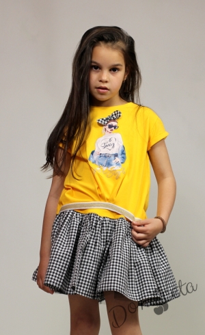 Детски комплект от 2 части - тениска/блузка с къс ръкав в ярко  жълто и карирана пола 