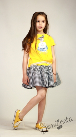 Детски комплект от 2 части - тениска/блузка с къс ръкав в ярко  жълто и карирана пола 