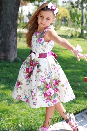 Детска рокля на цветя в лилаво