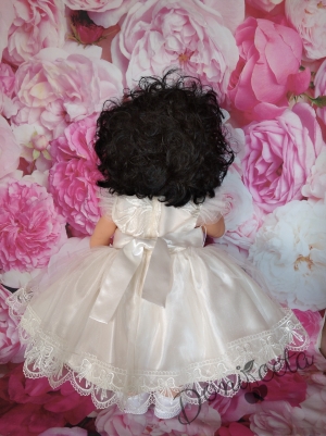 Официална бебешка детска рокля Деми с коланче отзад и панделка отпред  в екрю