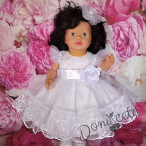 Официална бебешка/детска рокля Дара с коланче отзад и цвете отпред  в бяло с дантела и тюл