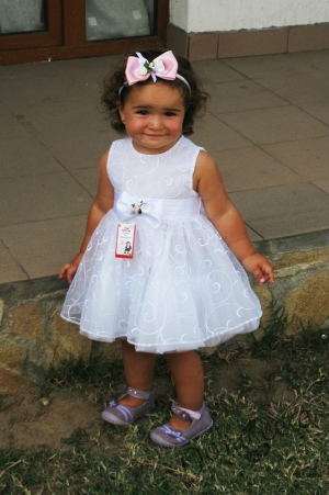 Официална детска рокля в бяло за шаферка или кръщене