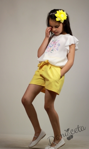 Летен комплект за момиче от блуза/тениска с къс ръкав и къси панталонки в жълто