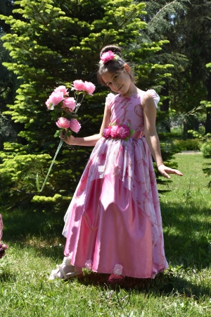 Официална детска дълга  рокля с тюл до долу Веси на цветя