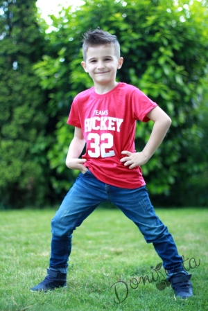 Комплект за момче от тениска в червено с къс ръкав и дълги дънки 