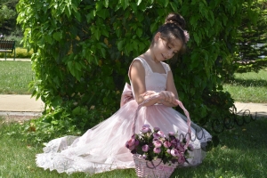 Официална детска дълга рокля Валерия в пепел от рози с дантела  и панделка отзад
