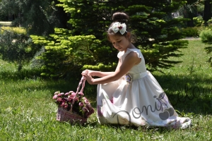Официална детска дълга рокля Сави  на цветя в екрю