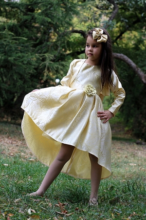 Детска златиса рокля с болеро от сатен