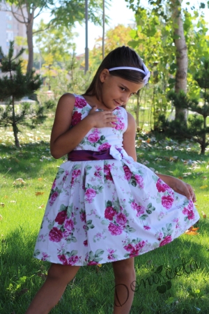 Официална детска рокля в бяло на цветя в циклама