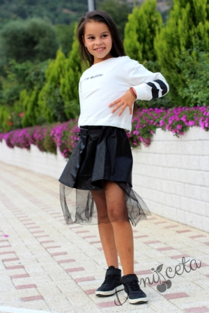 Комплект от детски суитшърт за момиче в бяло с пола с тюл в черно