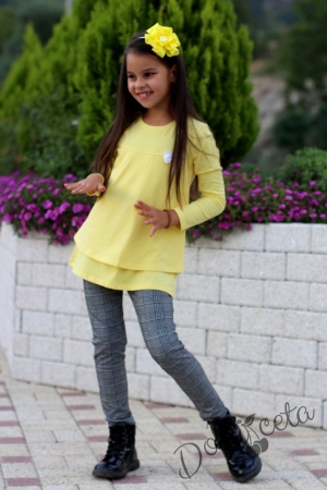 Детски панталонки в сиво с блузка в жълто