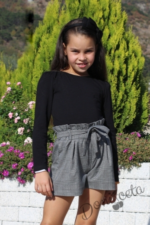 Комплект от детски къси панталони в сиво и блуза с дълъг ръкав в черно