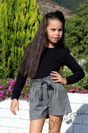 Комплект от детски къси панталони в сиво и блуза с дълъг ръкав в черно