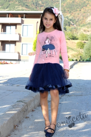 Детска рокля с дълъг ръкав в прасковено с картинка на момиче и тюл в тъмносиньо