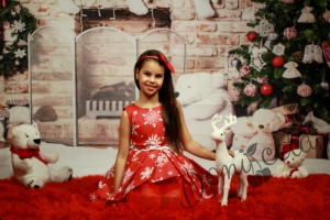 Памучна детска коледна рокля без ръкави  в червено на бели снежинки с тюл