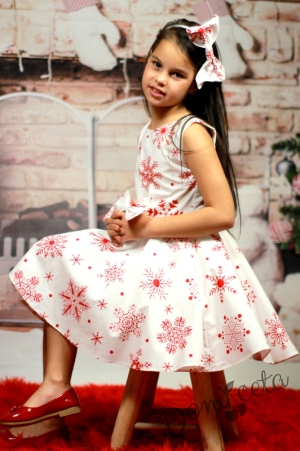 Детска коледна рокля в бяло с червени снежинки 