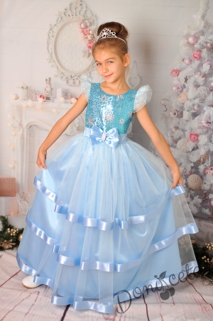 Дълга официална детска рокля в светлосиньо с къс ръкав и тюл
