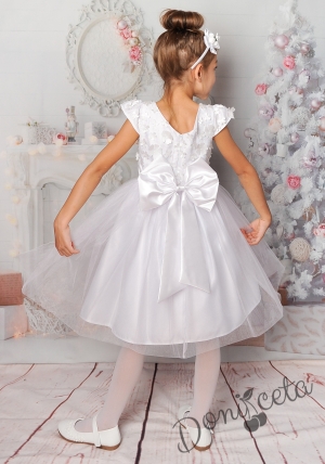 Детска официална рокля в бяло с голяма панделка с 3D цветя 