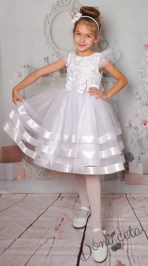 Детска официална рокля в бяло с къс ръкав и коланче отзад