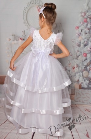 Дълга официална детска рокля в бяло с тюл и панделка отзад