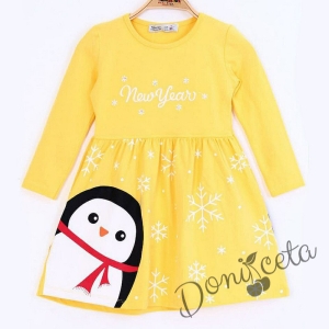 Детска коледна рокля в жълто с пингвинче и снежинки