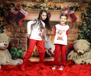 пижамка за Коледа в бялко и червено