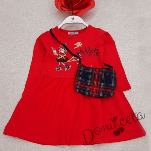 Детска рокля в червено с момиченце и чанта каре