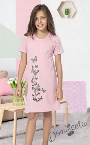 Детска нощница с къс ръкав в розово с пеперудки