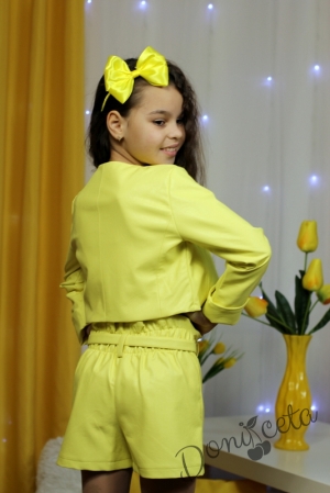 Панталонки за момиче в жълто