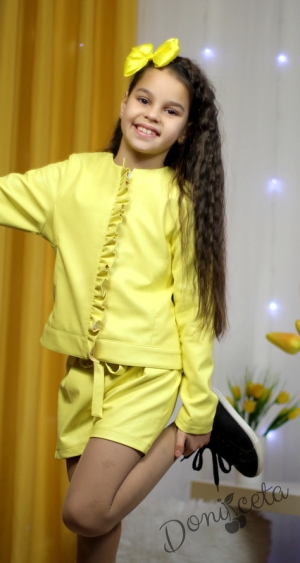 жълт комплект от яке с цип и панталони
