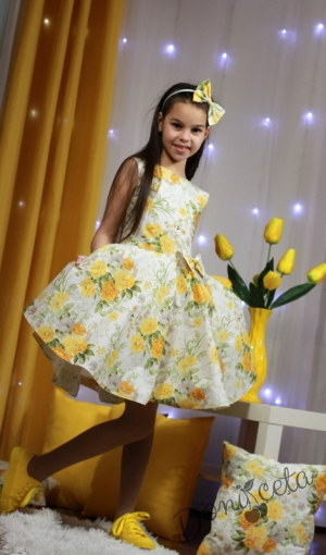 Детска рокличка на цветя от България