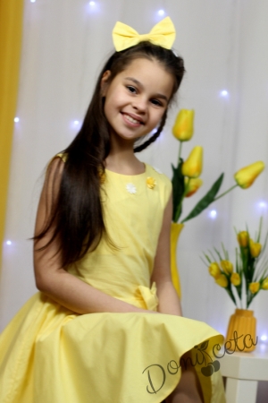 Детска рокля в жълто нежни цветчета в горната част тип клош Клариса