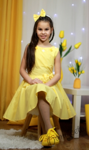 Детска рокля в жълто клош с бяло болеро