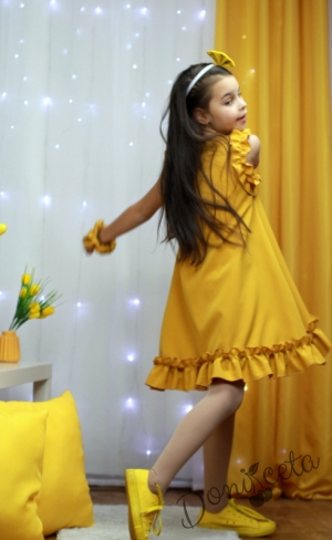 Детска рокличка в цвят горчица