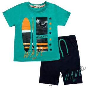 Комплект за момче от къси панталонки и тениска в зелено с картинка на сърф