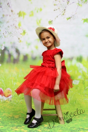 Детска рокля на пластове в червено