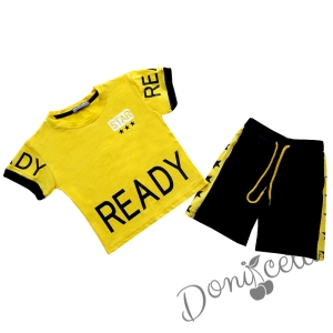 Комплект от тениска в жълто с надпис и къси панталони в черно 1