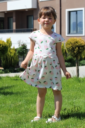 Детска  лятна рокля в бяло с ягодки в розово 87748876