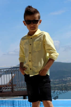 Комплект от детска риза с дълъг ръкав в жълто с джобче и къси дънки