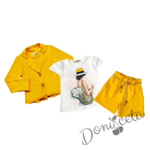Комплект момиче от 3 части тениска, сако в цвят горчица и къси панталони 