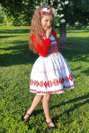 Детска рокля с фолклорни/етно мотиви тип носия с болеро в червено