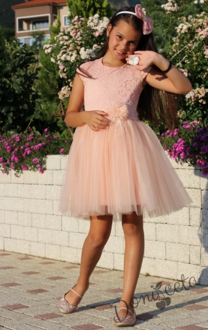 Официална детска рокля от дантела и тюл в прасковено Карола