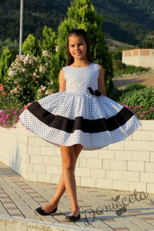 Официална детска рокля в бяло на точки в черно 