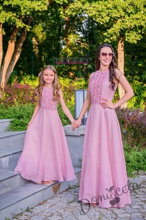 Детска стилна дълга рокля в розово на точки от колекция "Майки и дъщери" 